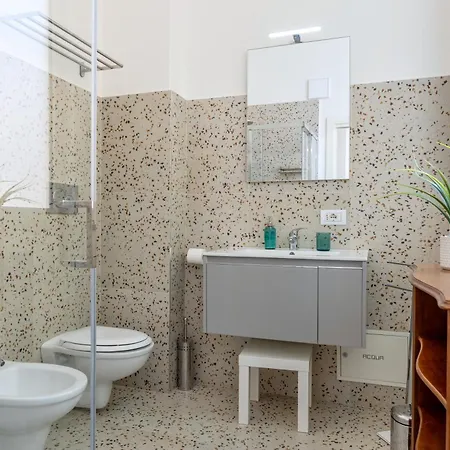 The Historic In The Centre Of Near Parking Apartman *