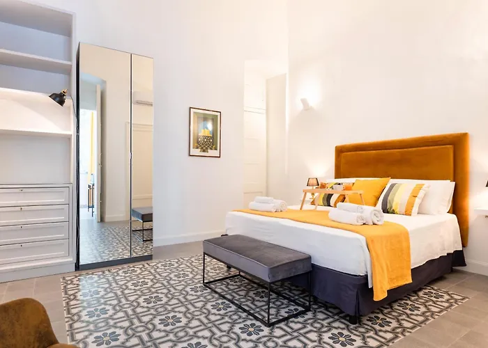 The Historic In The Centre Of Near Parking Apartament Bari