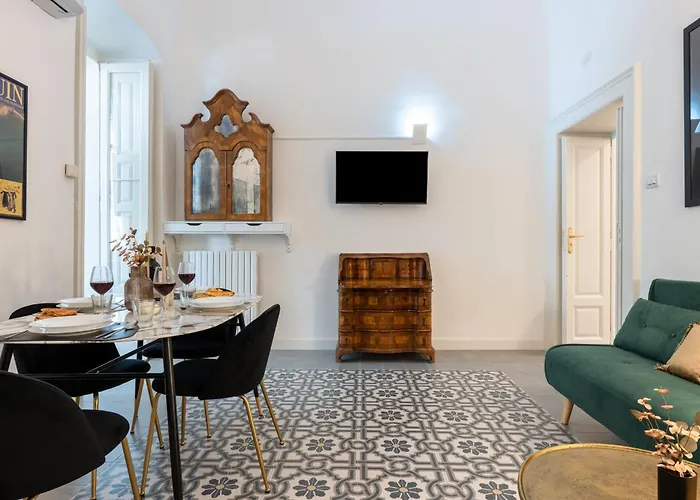 The Historic In The Centre Of Near Parking